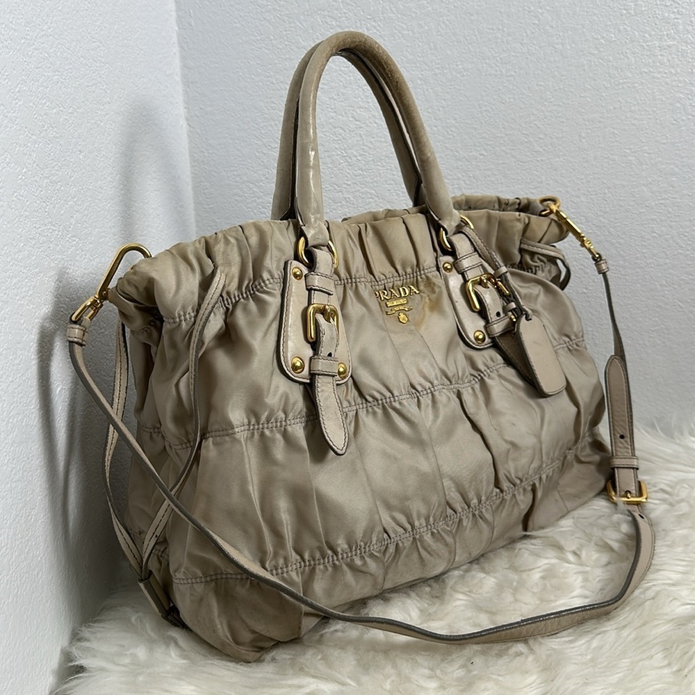 💯 Authentic Prada Beige Tote Nylon Women's Bag🍀 - Picture 4 of 17